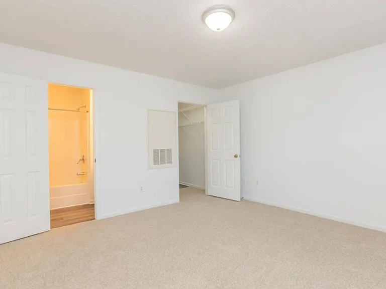 Arlington Apartments — Photo 87