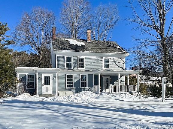 2nd image of 598 Bay Rd