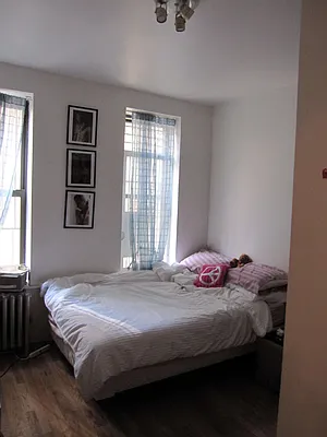 Rented by Weinstein Realty Group | media 18