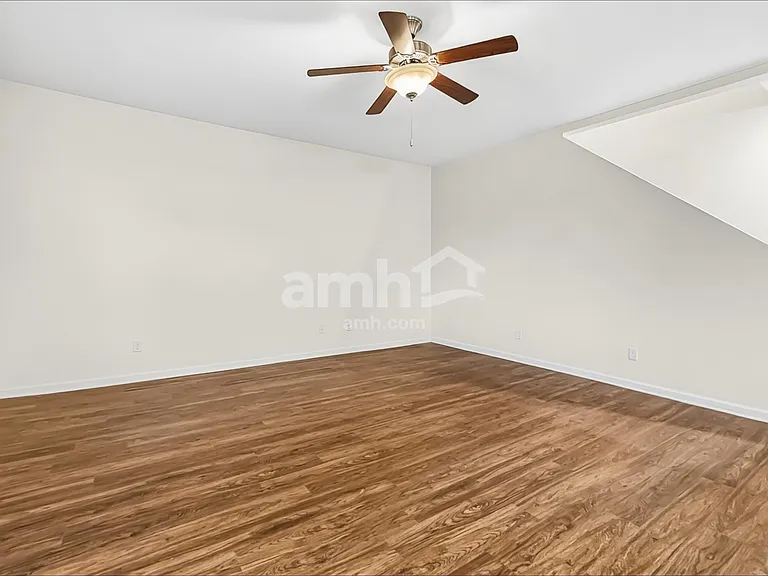319 Crabapple Cir — Photo 6