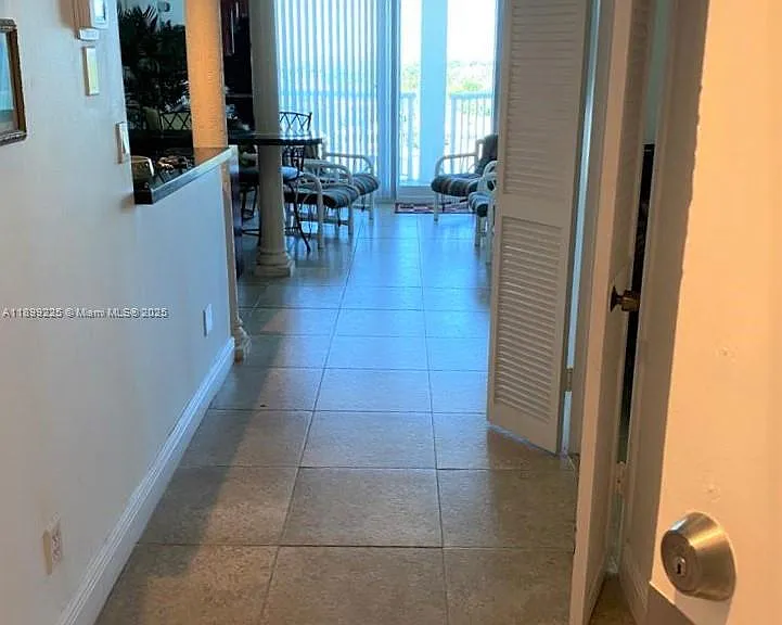 5401 Collins Ave #729 — Photo 17