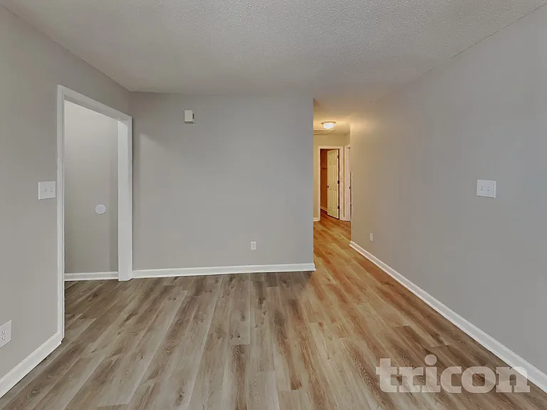 701 Avondale Dr — Photo 3