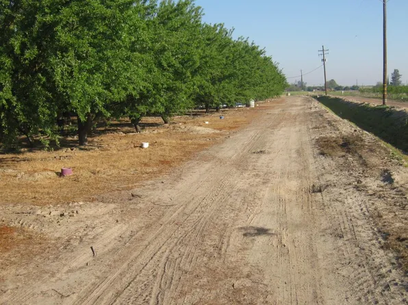 15270 S McCall Ave, Kingsburg, CA 93631