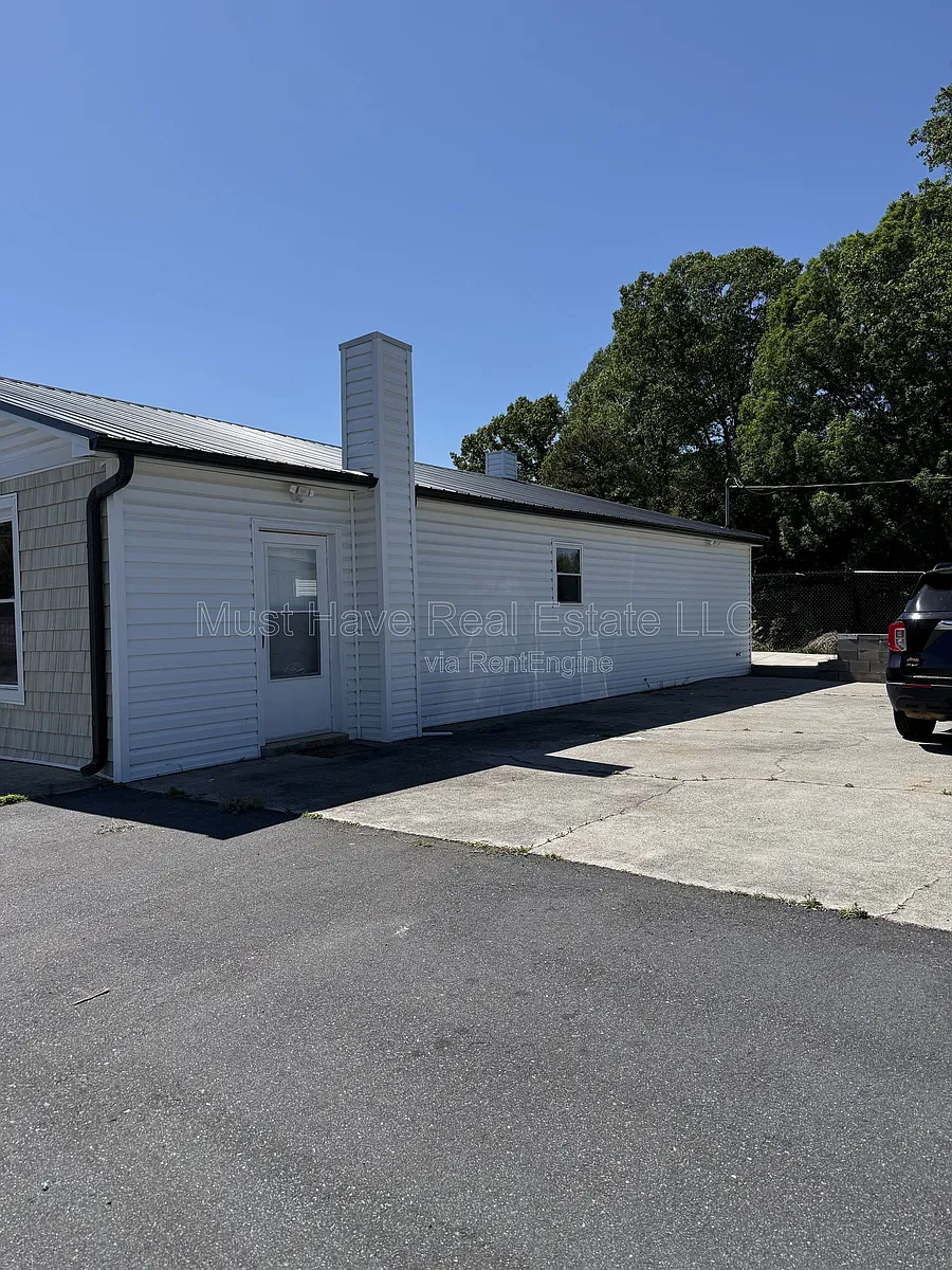 Building Photo - 404 W Main St #B