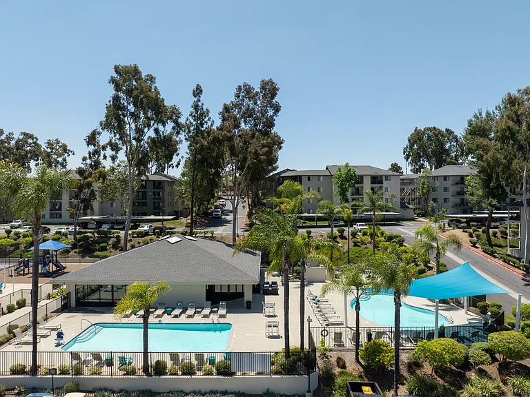 Solana at Grand — Photo 9