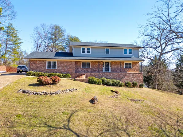493 Forrester White Dr, Hixson, TN 37343
