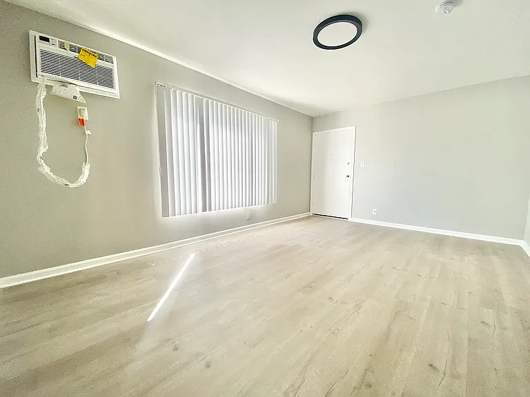 6019 8th Ave #1 — Photo 3