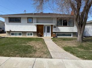 1023 E 2nd St SE, Drumheller, AB T0J0Y6