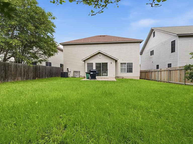 1109 Bradbury Ln — Photo 15