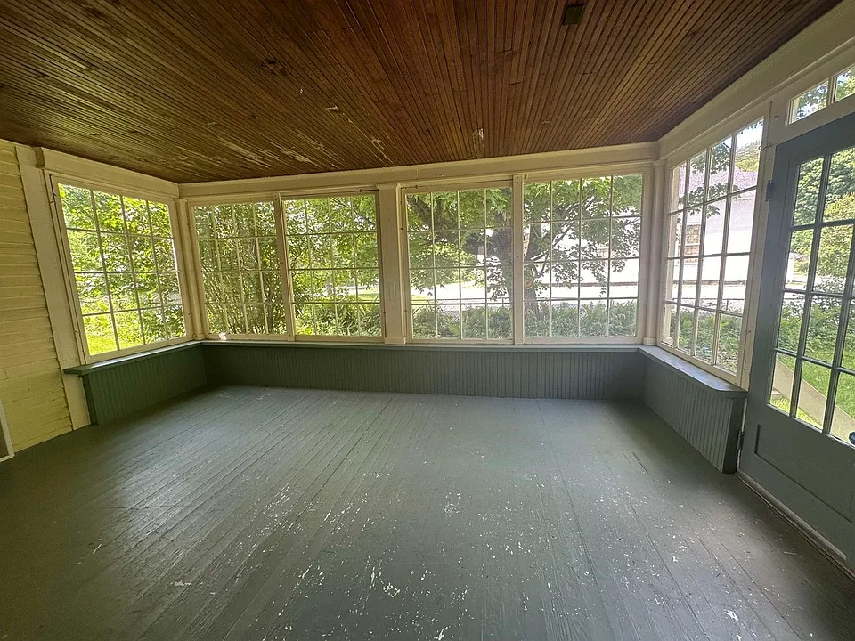 Sunroom (looking south)