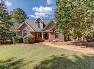 45 Carolyn Ct, Social Circle, GA 30025