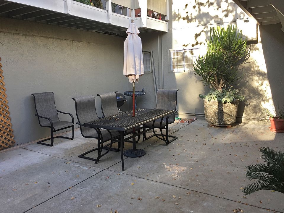 Shares Patio