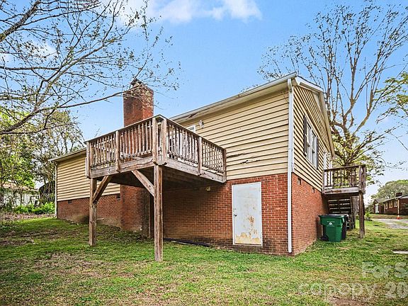 4th image of 2528 Burkholder Rd