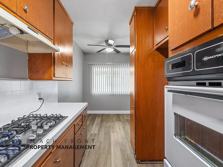 211 E Tamarack Ave — Photo 8