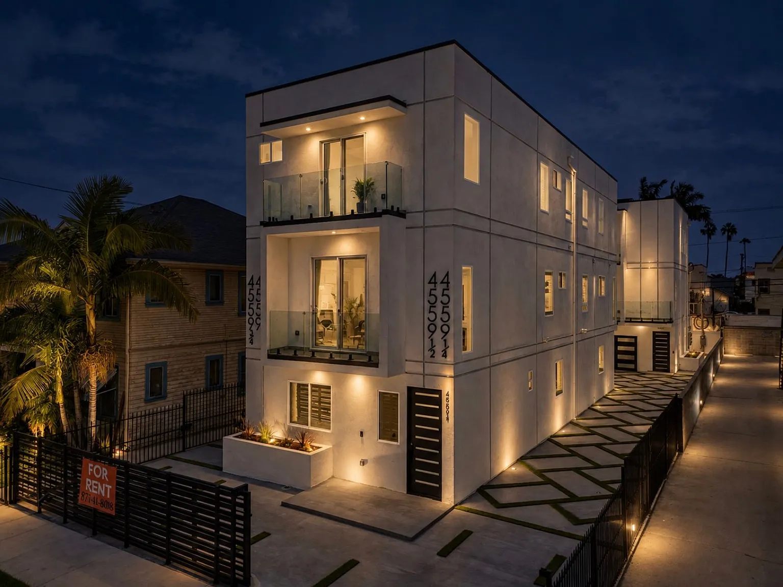 Modern Townhomes in Mid-City — Photo 1