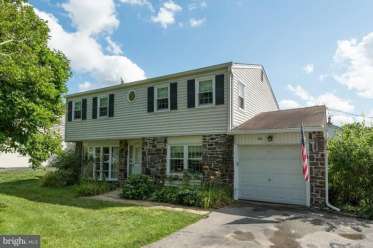 100 Red Rambler Dr photo 1