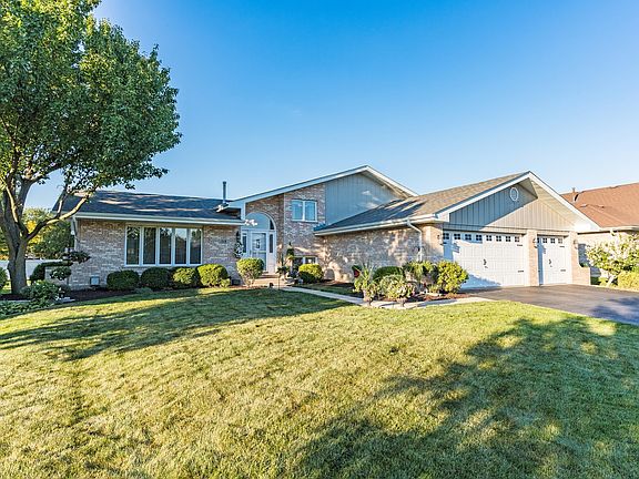 Large lot in Abbey Glen Estates what great subdivi