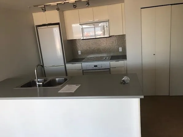 233 Robson St #31XX, Vancouver, BC V6B 0E8