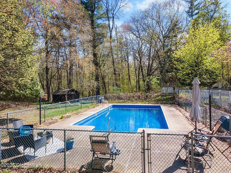 3rd image of 14 Tanglewood Drive