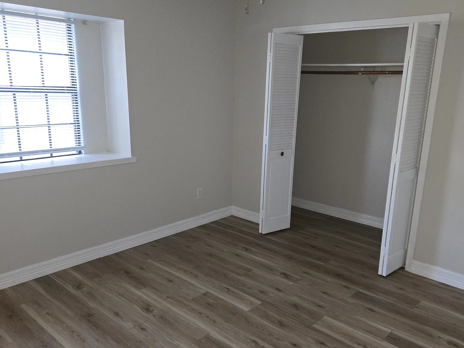 2 bed, 2.5 bath, 1384 sqft, $1,150 — Photo 4