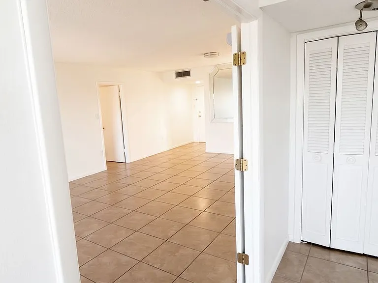 18011 Biscayne Blvd #19021 — Photo 13