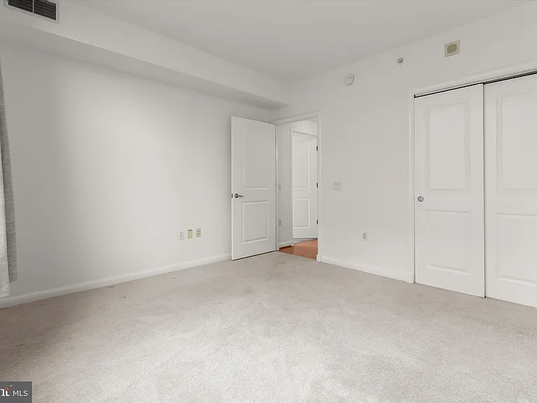 1021 Garfield St #905 — Photo 35