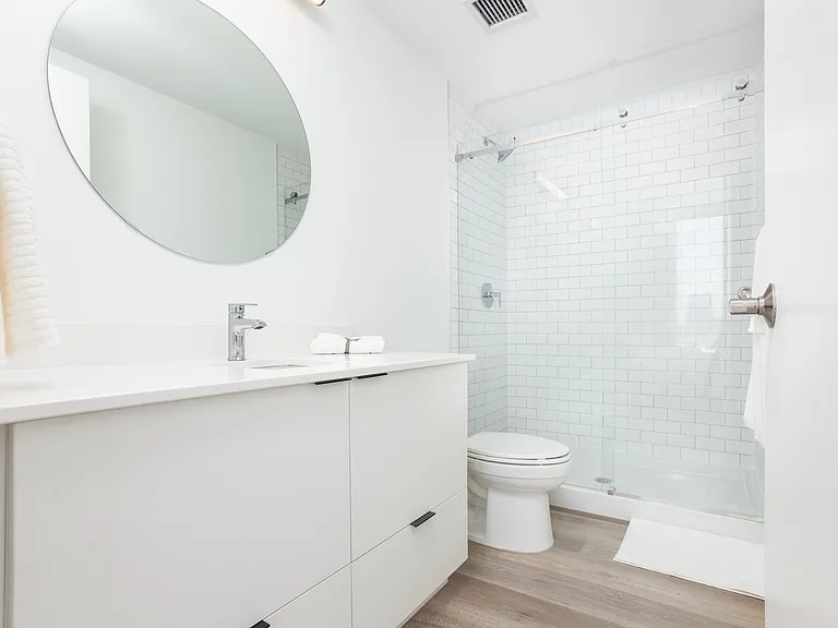 950 McPherson Sq NE — Photo 48