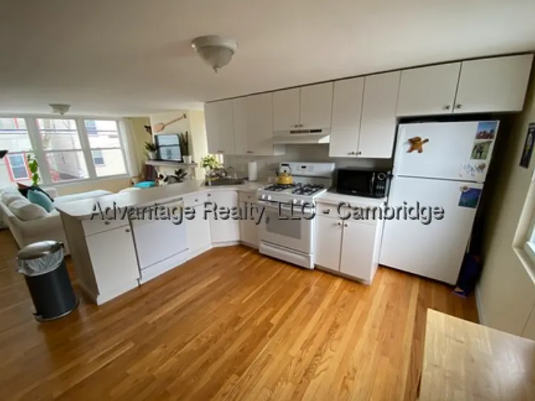 91 5th St #2 — Photo 2