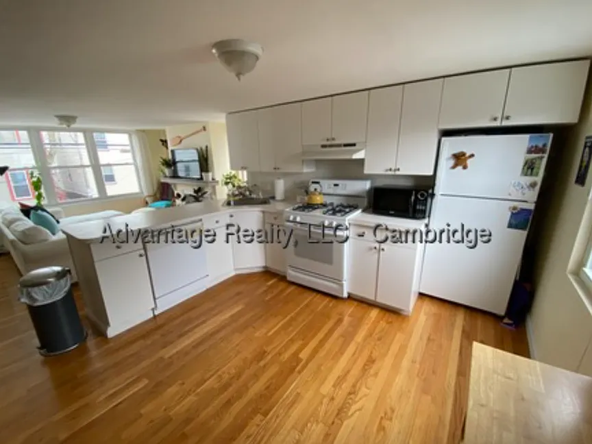 Building Photo - 91 5th St #2