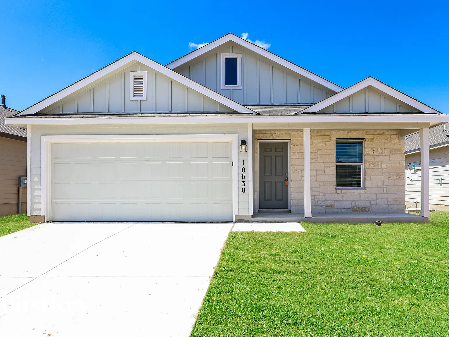 4 bed, 2.0 bath, 1667 sqft, $1,705 — Photo 1