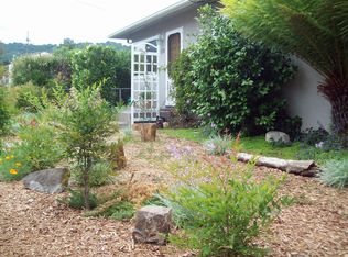 110 Larmier Ave, Oak View, CA 93022