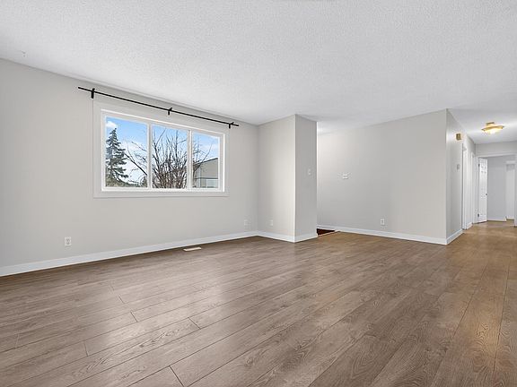 4th image of 1414 Lakewood Rd W