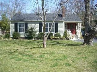 93 Country Club Rd, Bellport, NY 11713