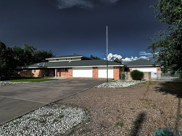 407 Tierra Berrenda Dr, Roswell, NM 88201