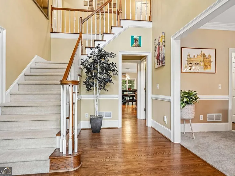 3302 Greencastle Way NE — Photo 3