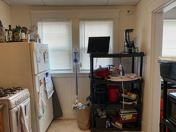 3rd image of 278 Woodford St APT 6