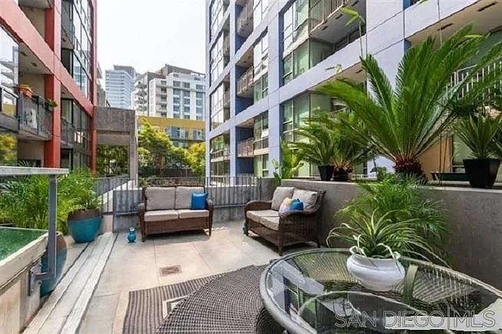 350 11th Ave #228 — Photo 1