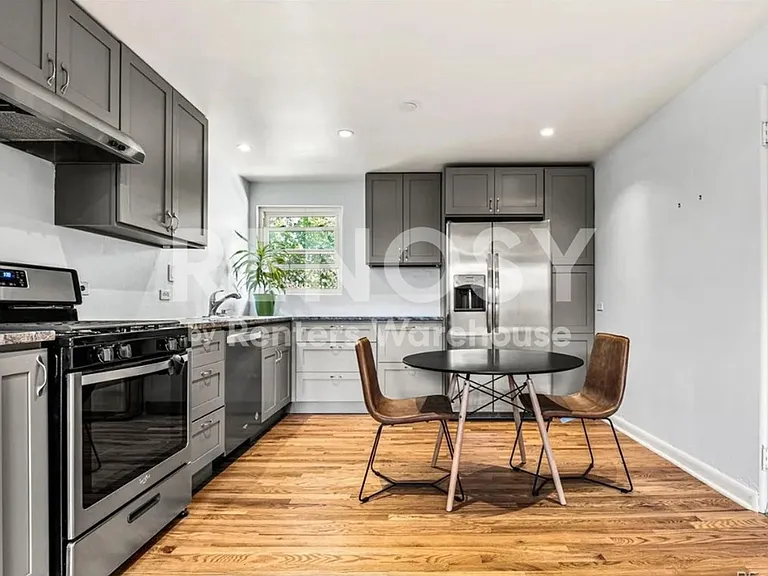 1535 Hudson St #3 — Photo 6