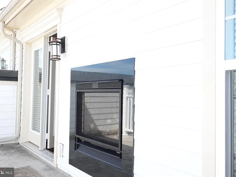 219 Baldwin St — Photo 24