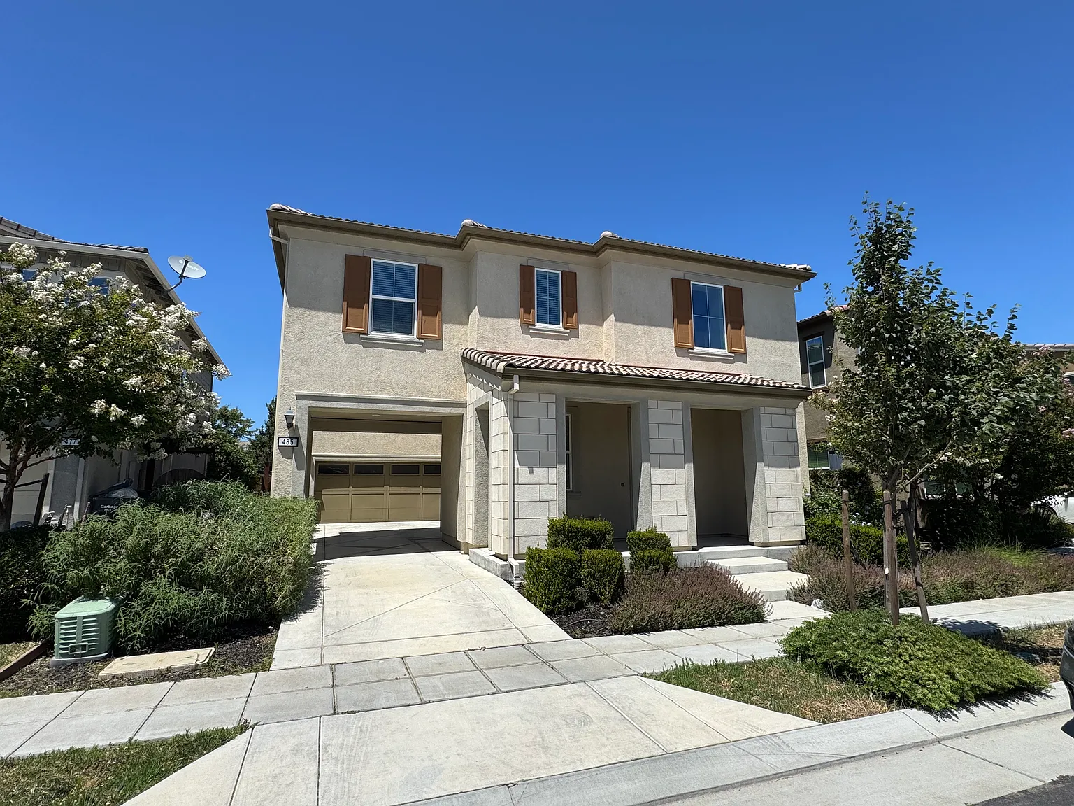 485 E Marcello Ave photo 1