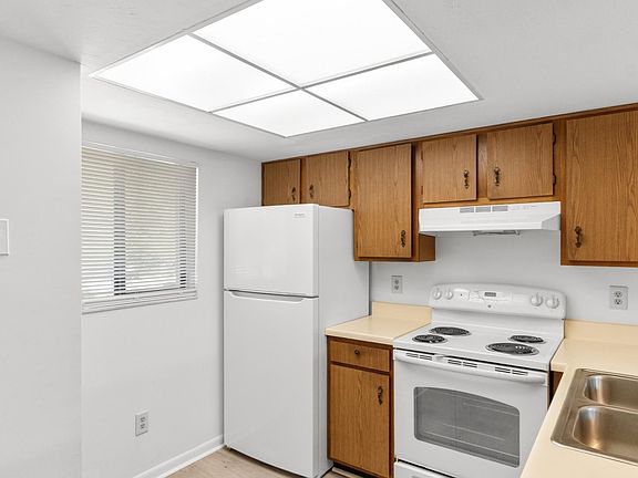 4th image of 1301 Pridgen Rd. #108
