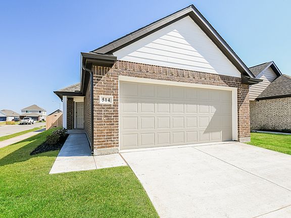 3rd image of 514 Sussex Dr