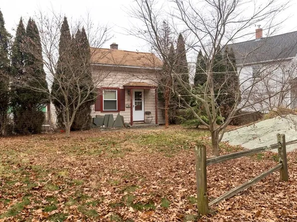 25 Wilson St, West Warwick, RI 02893