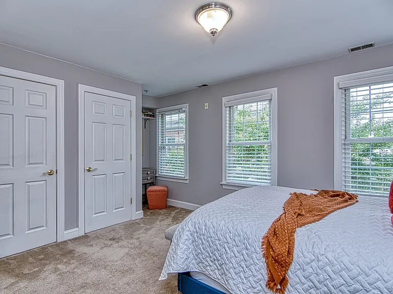 2272 S Garfield St — Photo 30
