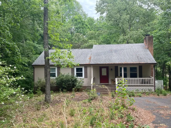 3 Roadview Ter, Palmyra, VA 22963