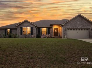 22765 Ridgewood Dr, Robertsdale, AL 36567