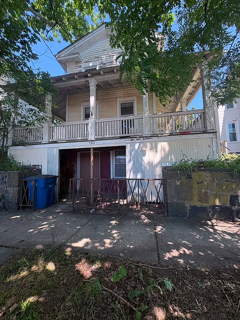 5 bed, $3,150 — Photo 2