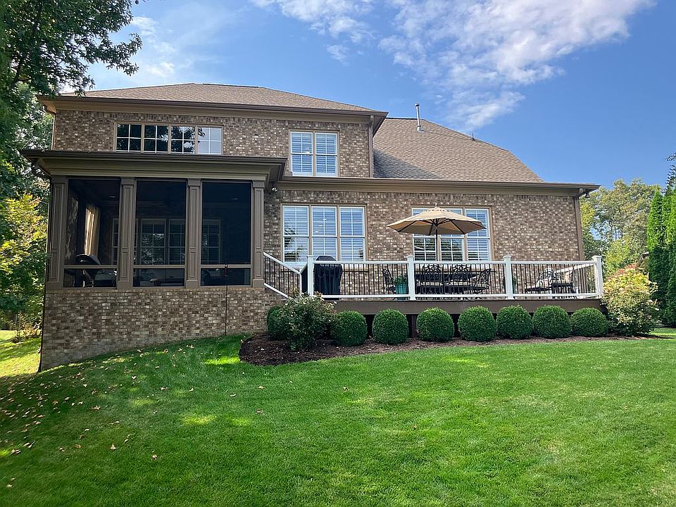 2nd image of 689 Springlake Dr