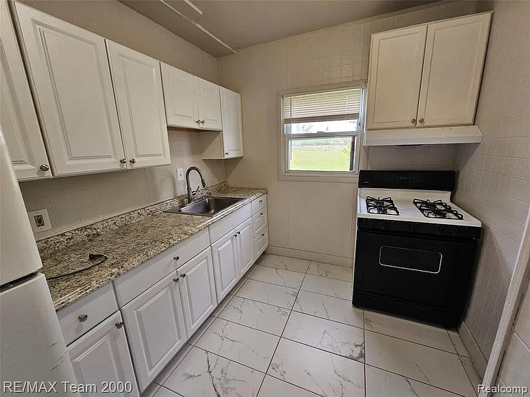 7005 Orchard Ave — Photo 8