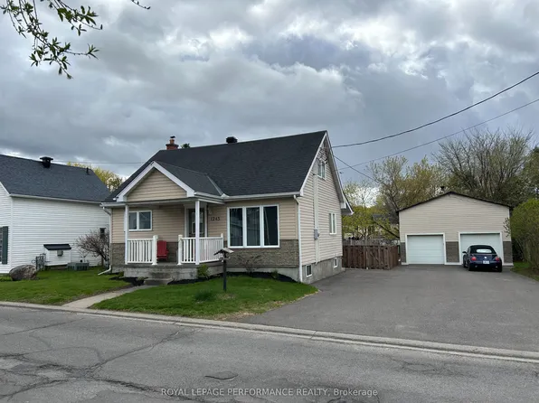 1245 S Alma St, Clarence Rockland, ON K4K 1C5